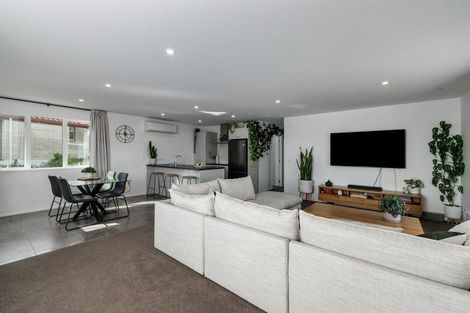 Photo of property in 12a Waterview Place, Haruru, 0204