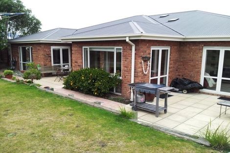 Photo of property in 5 Matthew Place, Kawaha Point, Rotorua, 3010