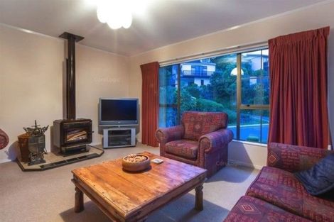 Photo of property in 2 Saint Aidans Way, Tawa, Wellington, 5028