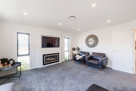 Photo of property in 36 Freedom Drive, Kelvin Grove, Palmerston North, 4414