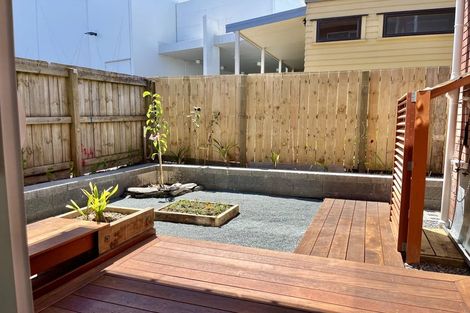 Photo of property in 7b Hanson Place, West Harbour, Auckland, 0618