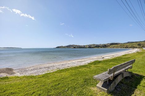 Photo of property in 1431 Clevedon Kawakawa Road, Kawakawa Bay, Papakura, 2585