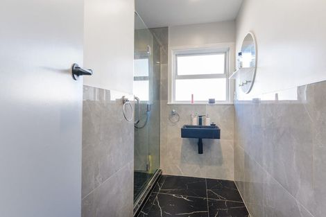 Photo of property in 9 Longburn Road, Henderson, Auckland, 0610