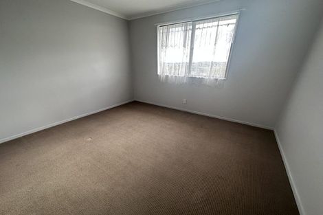 Photo of property in 150 Aviemore Drive, Highland Park, Auckland, 2010