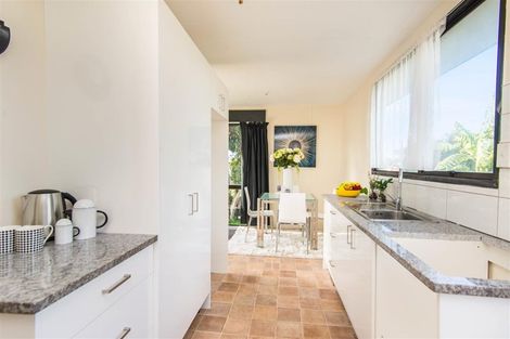 Photo of property in 2/16 Barneys Farm Road, Clendon Park, Auckland, 2103