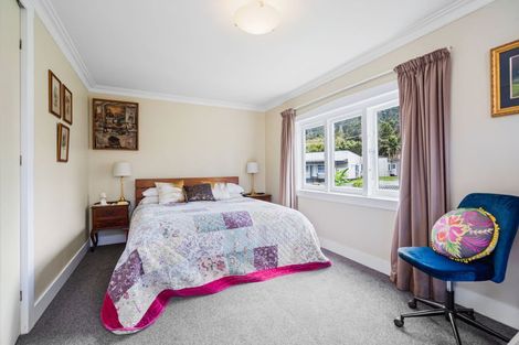 Photo of property in 1 Taurikura Street, Whangarei Heads, Whangarei, 0174