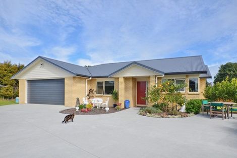 Photo of property in 6 Ishtar Place, One Tree Point, 0118