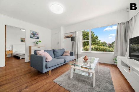 Photo of property in 49 Peach Road, Glenfield, Auckland, 0629
