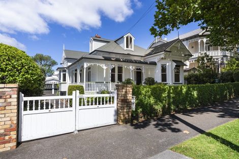 Photo of property in 29 Herne Bay Road, Herne Bay, Auckland, 1011