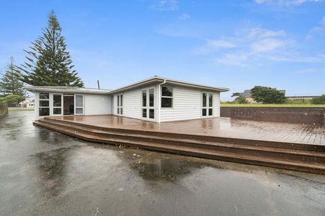 Photo of property in 47 Park Avenue, Waitarere Beach, Levin, 5510