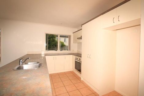 Photo of property in 43 Kinleith Way, Albany, Auckland, 0632