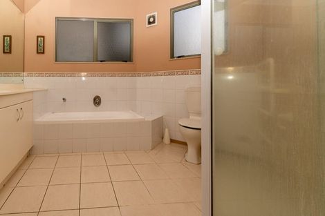 Photo of property in 1/21 The Esplanade, Eastern Beach, Auckland, 2012