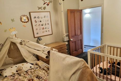 Photo of property in Endeavour Apartments, 10/125 Thorndon Quay, Pipitea, Wellington, 6011