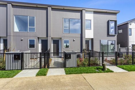 Photo of property in 14 Viridian Avenue, Rosehill, Papakura, 2113