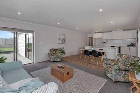 Photo of property in 13 Olney Court, One Tree Point, 0118