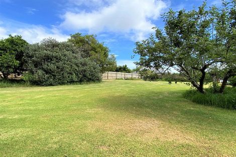 Photo of property in 1 Glenbervie Crescent, Massey, Auckland, 0614