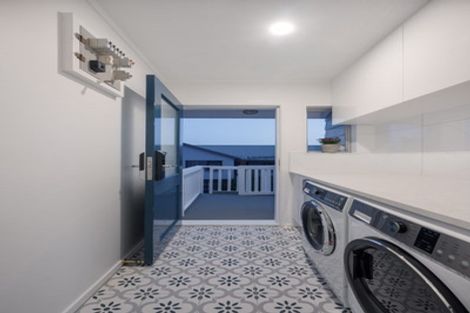 Photo of property in 2/134 Bradbury Road, Botany Downs, Auckland, 2010