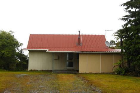 Photo of property in 16 Johns Road, Moana, 7872