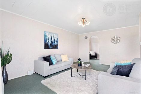 Photo of property in 21 Tudor Road, Henderson, Auckland, 0610