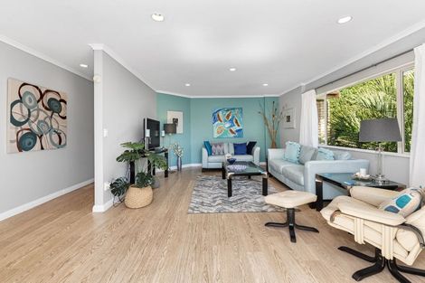 Photo of property in 2/13 Arran Road, Browns Bay, Auckland, 0630