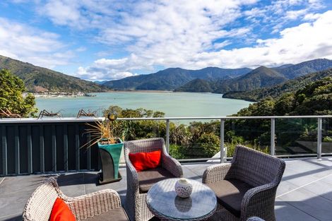 Photo of property in 251 Queen Charlotte Drive, Havelock, Picton, 7281