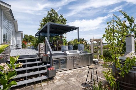 Photo of property in 104 Ferry Road, Clive, 4102