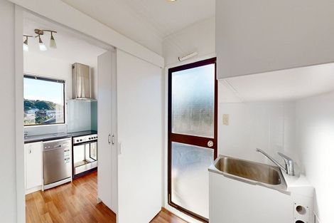 Photo of property in 41a Sunhaven Drive, Newlands, Wellington, 6037