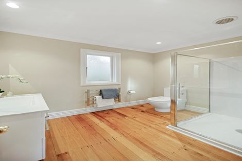 Photo of property in 16 Fenton Terrace, Cockle Bay, Auckland, 2014