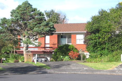 Photo of property in 28 Welland Place, Hillcrest, Auckland, 0627