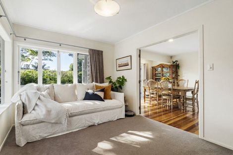 Photo of property in 14 Maleme Avenue, Belmont, Auckland, 0622