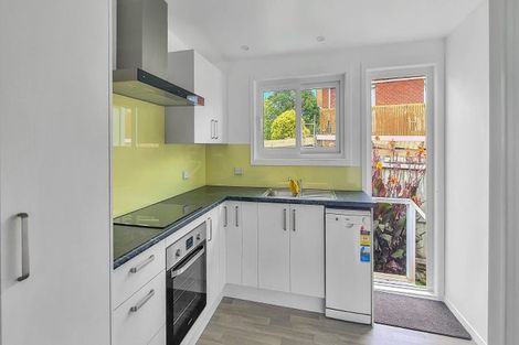 Photo of property in 4/176 Henderson Valley Road, Henderson, Auckland, 0612