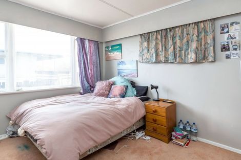 Photo of property in 2 Wavell Crescent, Lansdowne, Masterton, 5810