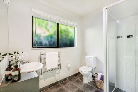 Photo of property in 8 Beirut Court, The Gardens, Auckland, 2105