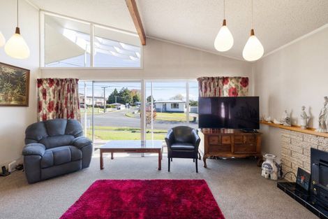 Photo of property in 30 Garden Heights Avenue, Glenview, Hamilton, 3206