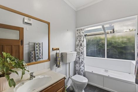 Photo of property in 20 Cameron Street, New Plymouth, 4310