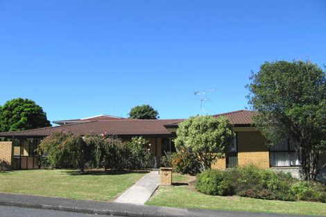 Photo of property in 2 Nui Mana Place, Te Atatu South, Auckland, 0610