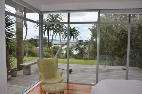Photo of property in 42 Covil Avenue, Te Atatu South, Auckland, 0610