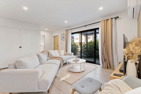 Photo of property in 63 Black Beech Crescent, Takanini, 2110