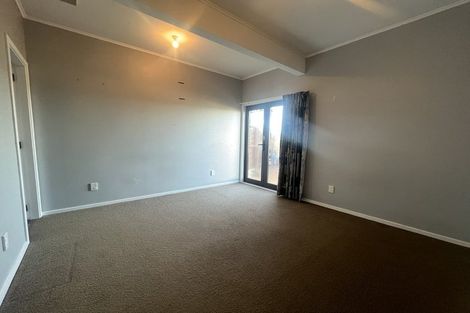 Photo of property in 30 Akaroa Drive, Maupuia, Wellington, 6022