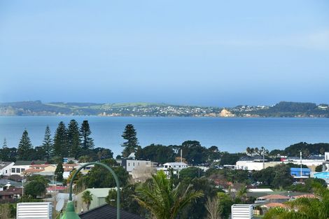 Photo of property in 52 Grovenor Drive, Orewa, 0931