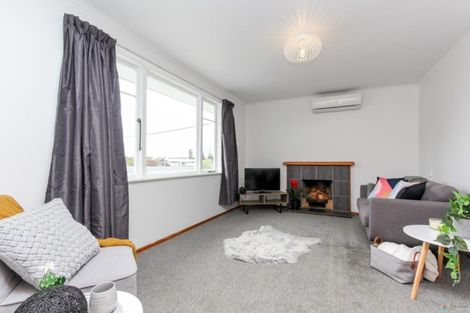 Photo of property in 105 Domett Street, Waitara, 4320