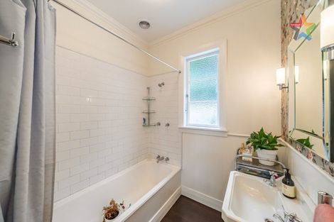 Photo of property in 34 Singers Road, Korokoro, Lower Hutt, 5012