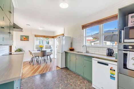 Photo of property in 13 Mako Mako Road, Levin, 5510