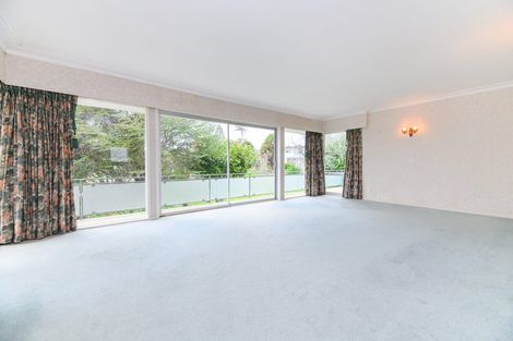 Photo of property in 4 Kerrymaria Place, Hillcrest, Auckland, 0627