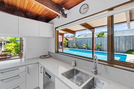 Photo of property in 9 Noumea Place, Mairangi Bay, Auckland, 0630