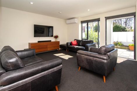 Photo of property in 2 Oakford Close, Riccarton, Christchurch, 8011