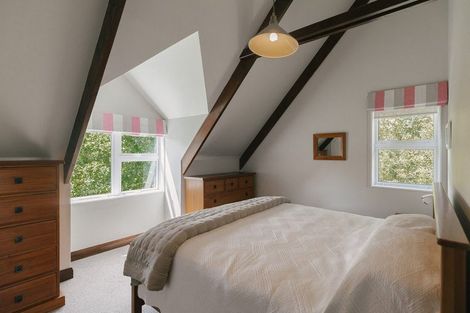 Photo of property in 200 Aokautere Drive, Fitzherbert, Palmerston North, 4471