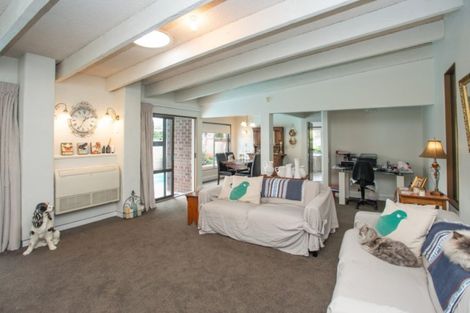 Photo of property in 2 Avenue Road, Greenmeadows, Napier, 4112