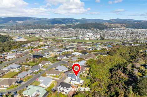 Photo of property in 14 Ronald Scott Grove, Riverstone Terraces, Upper Hutt, 5018