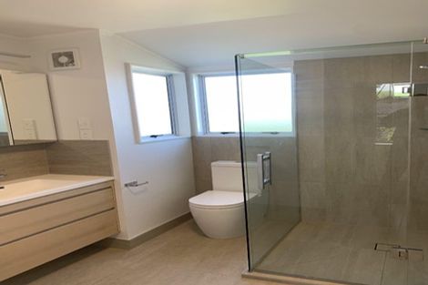 Photo of property in 2 Christensen Place, Forrest Hill, Auckland, 0620